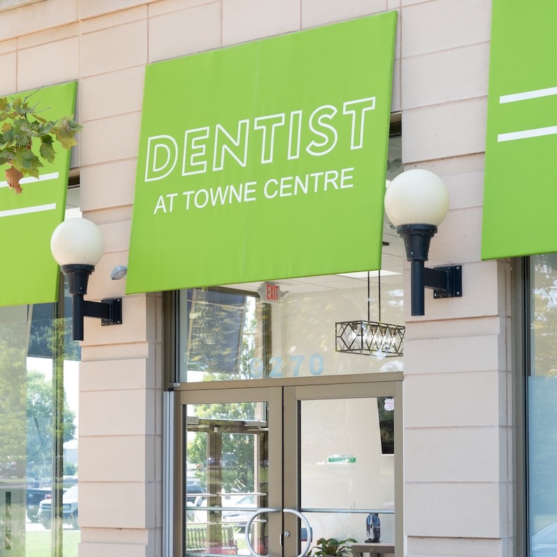 Dentist at Towne Centre Logo