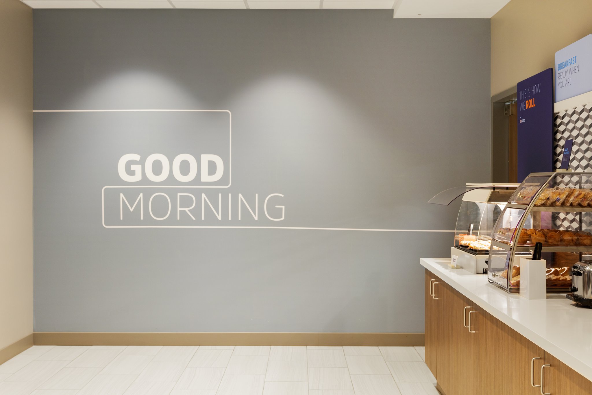 Holiday Inn Express & Suites Salem North - Keizer by IHG Image