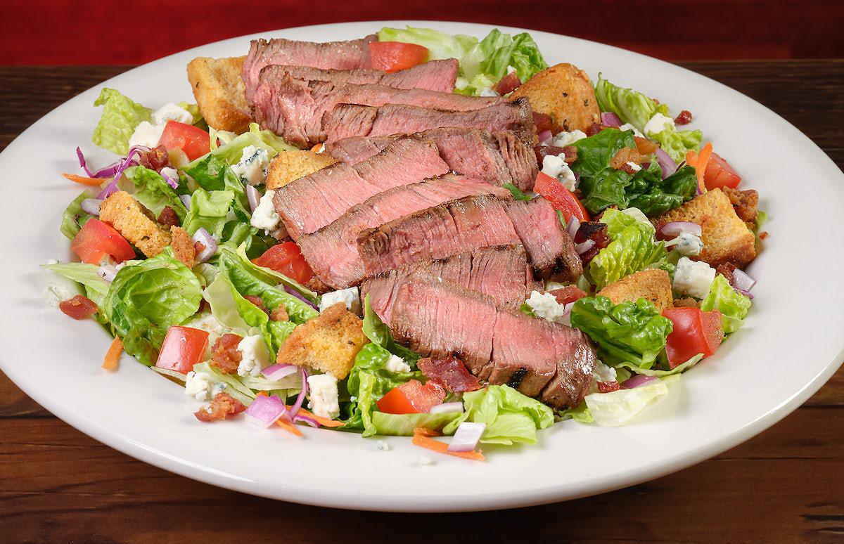 Steakhouse Filet Salad*