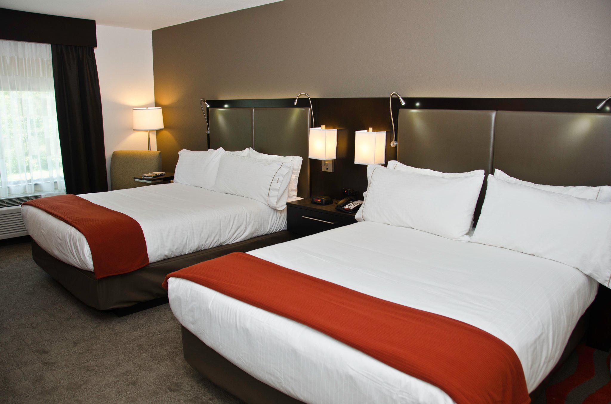 Holiday Inn Express & Suites Columbus - Easton Area Photo