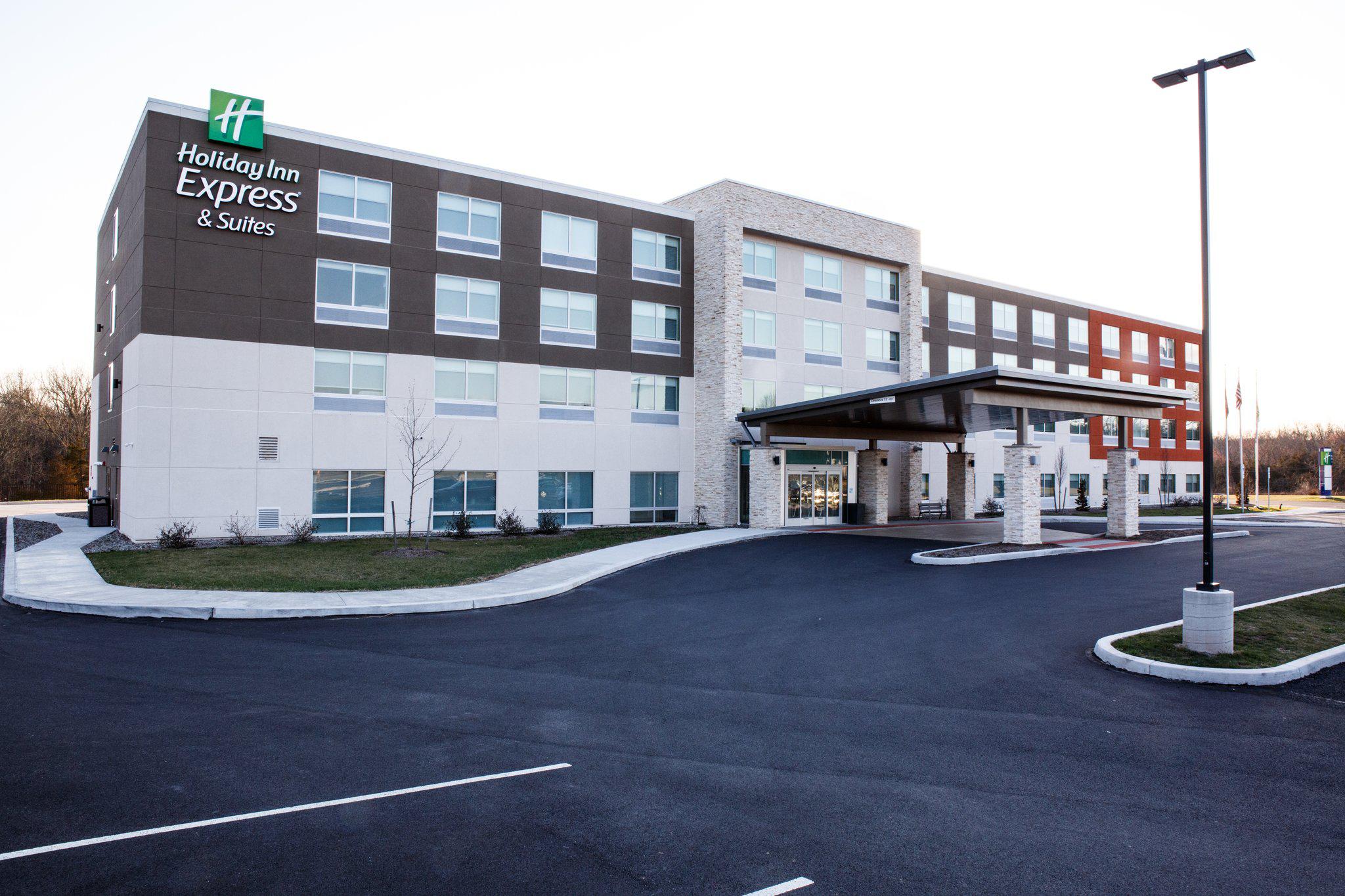 Holiday Inn Express & Suites Gettysburg Photo