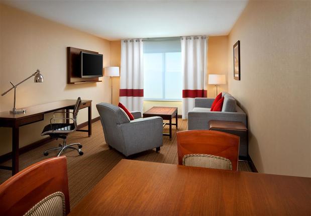 Images Four Points by Sheraton Hotel & Suites San Francisco Airport