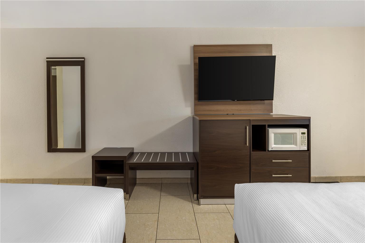 Best Western Santa Rosa Inn Image