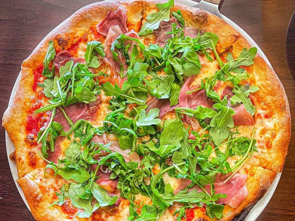 Prosciutto E Arugula Pizza