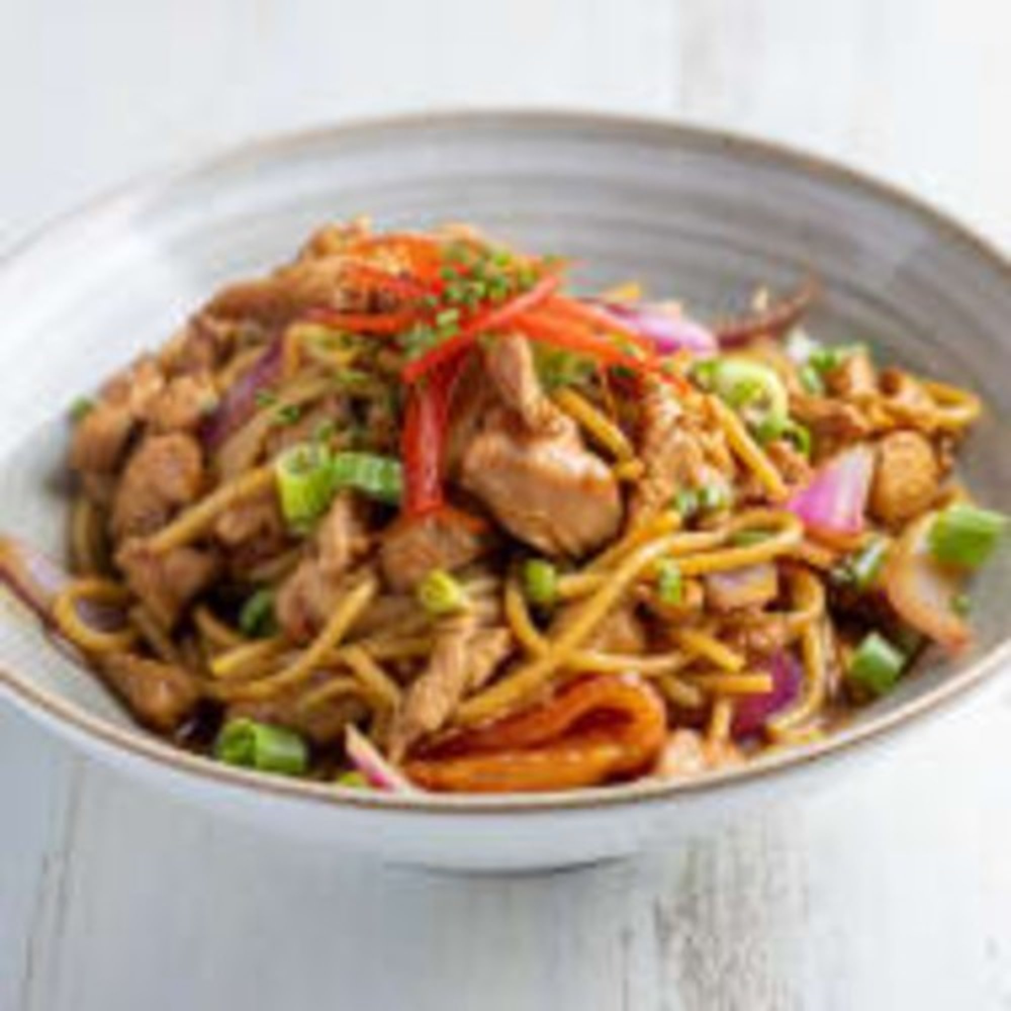 Tallarines Saltado Pollo