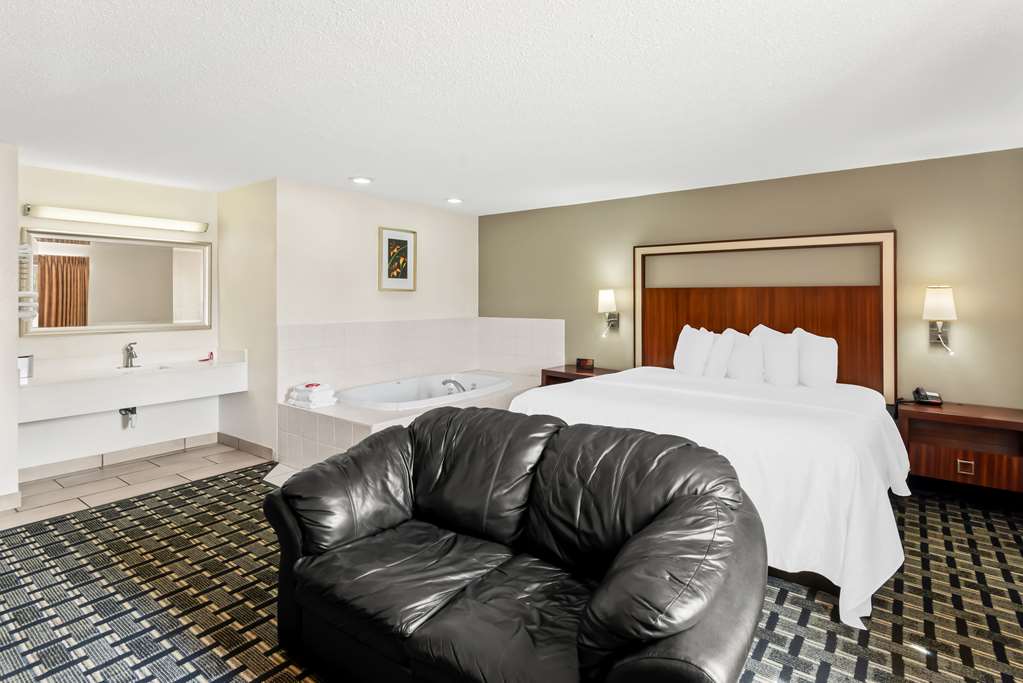 SureStay by Best Western Manchester Image