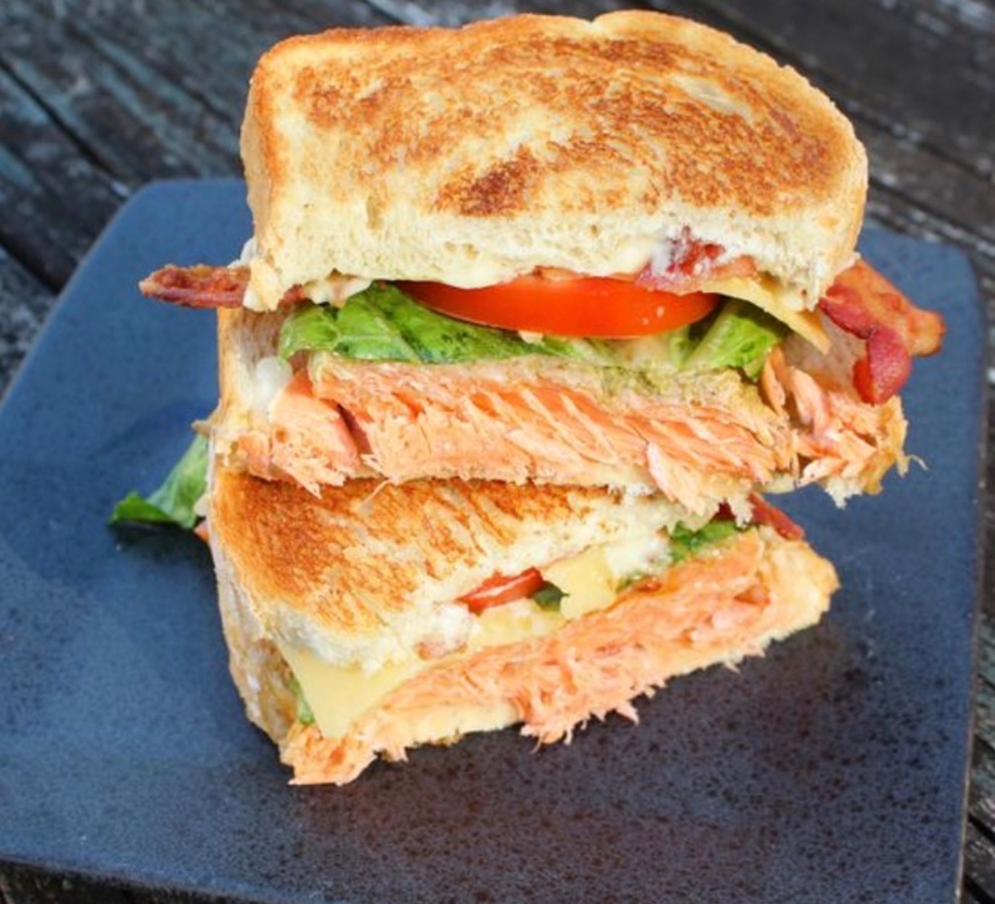 SALMON BLTA