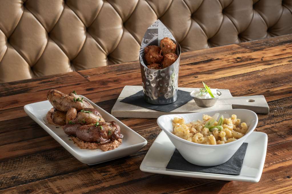 Hilton Garden Inn Toledo Downtown Image