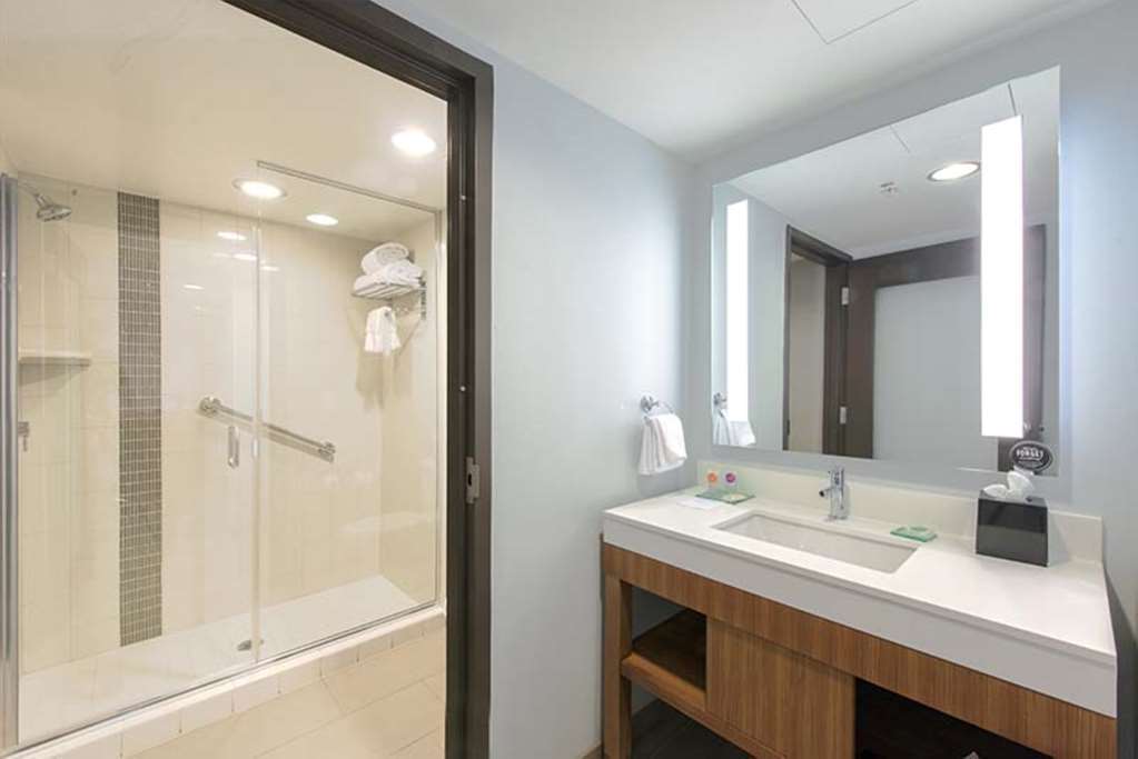 DoubleTree by Hilton Asheville Downtown Image