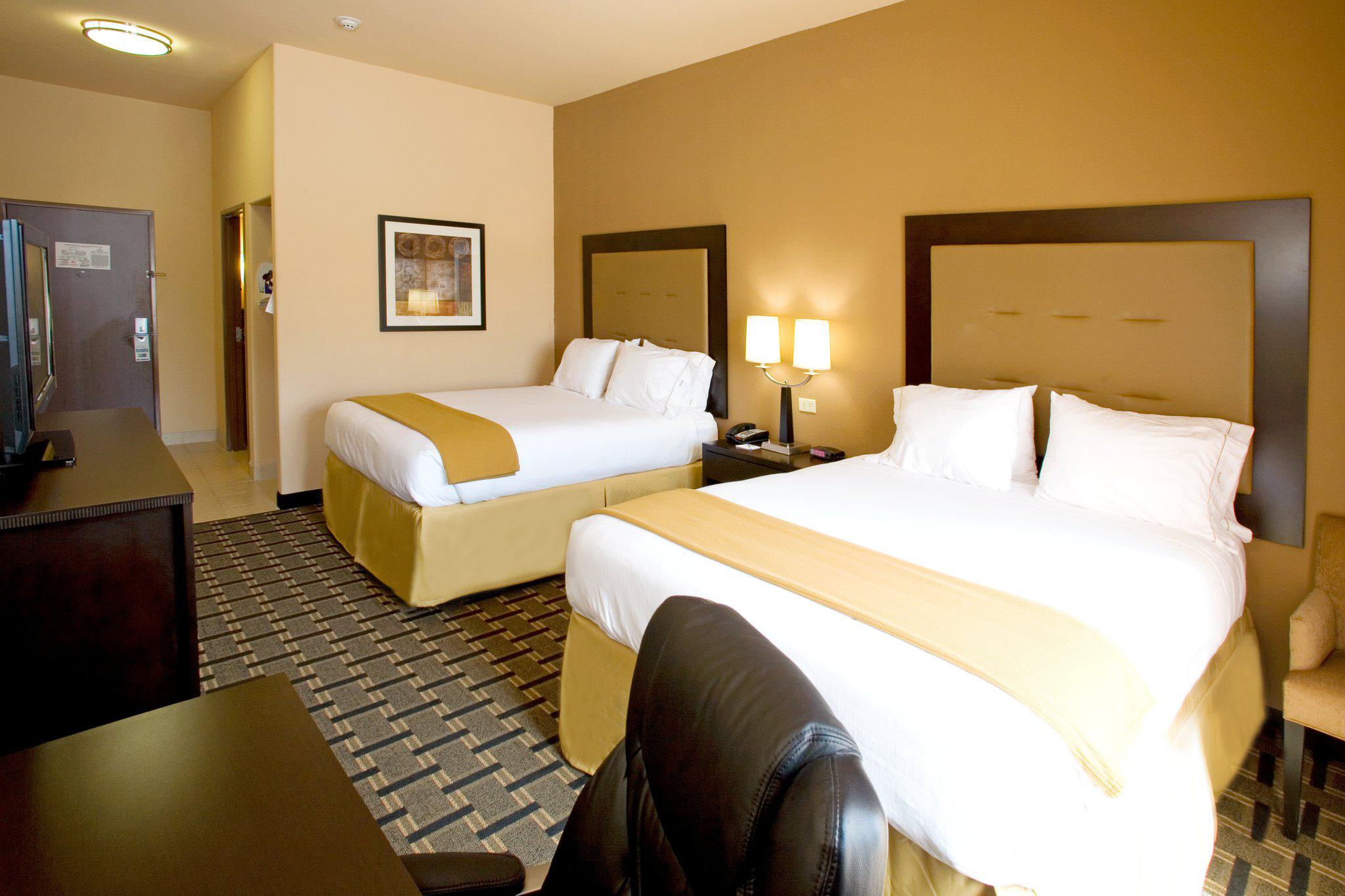 Holiday Inn Express & Suites Beeville Photo