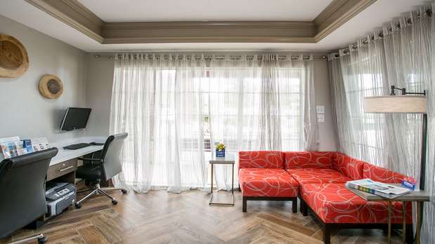 Images Best Western Plus Addison/Dallas Hotel