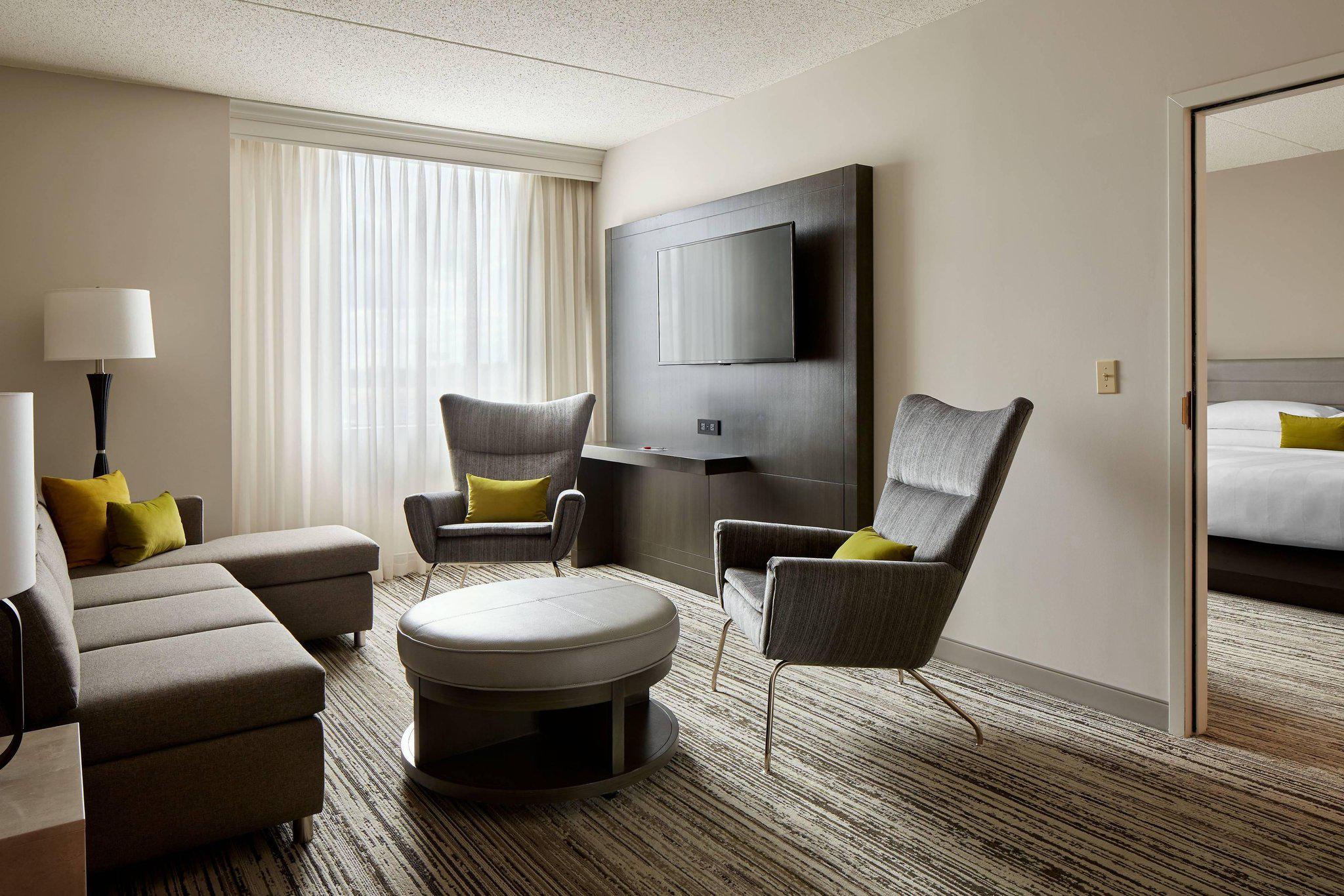 Marriott Cincinnati Northeast Photo