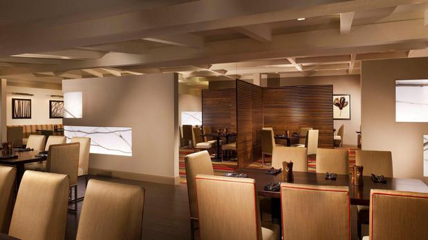 Images Omaha Marriott
