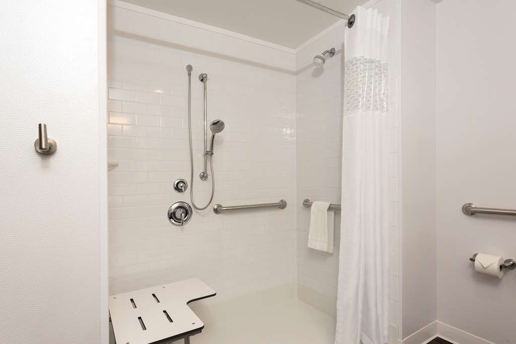 Hampton Inn & Suites Chicago Schaumburg Image