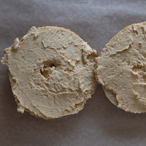 Bagel with Hummus