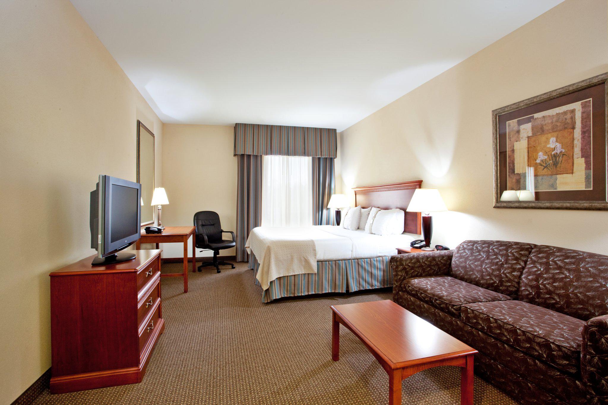 Holiday Inn & Suites Beckley Photo