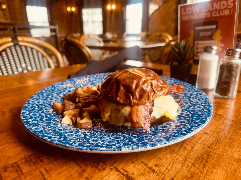PRETZEL BREAKFAST SAMMY