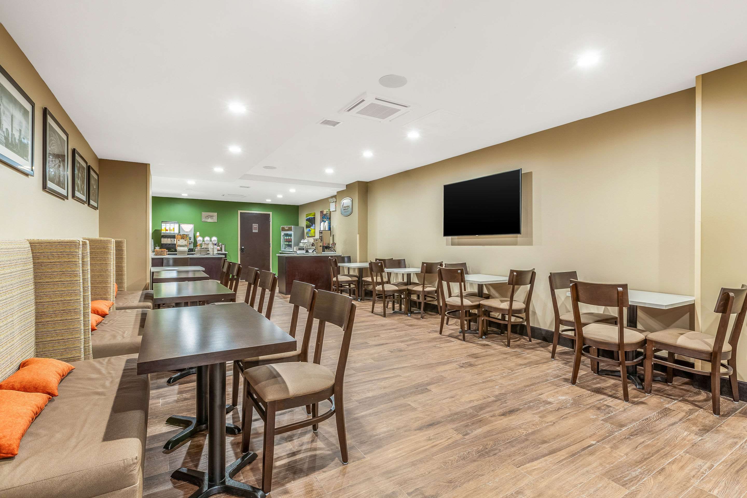 Sleep Inn & Suites Near Jfk Air Train Photo