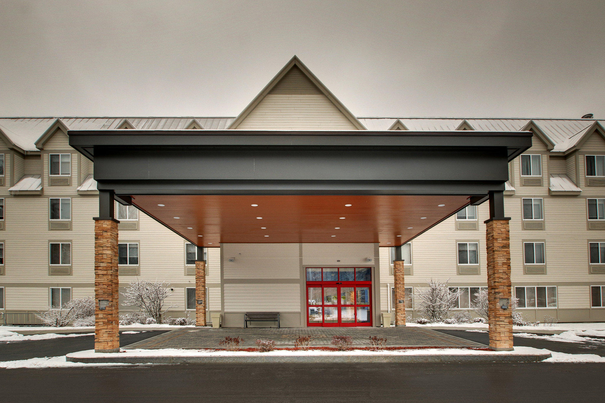 Holiday Inn Express & Suites Lincoln East - White Mountains Photo