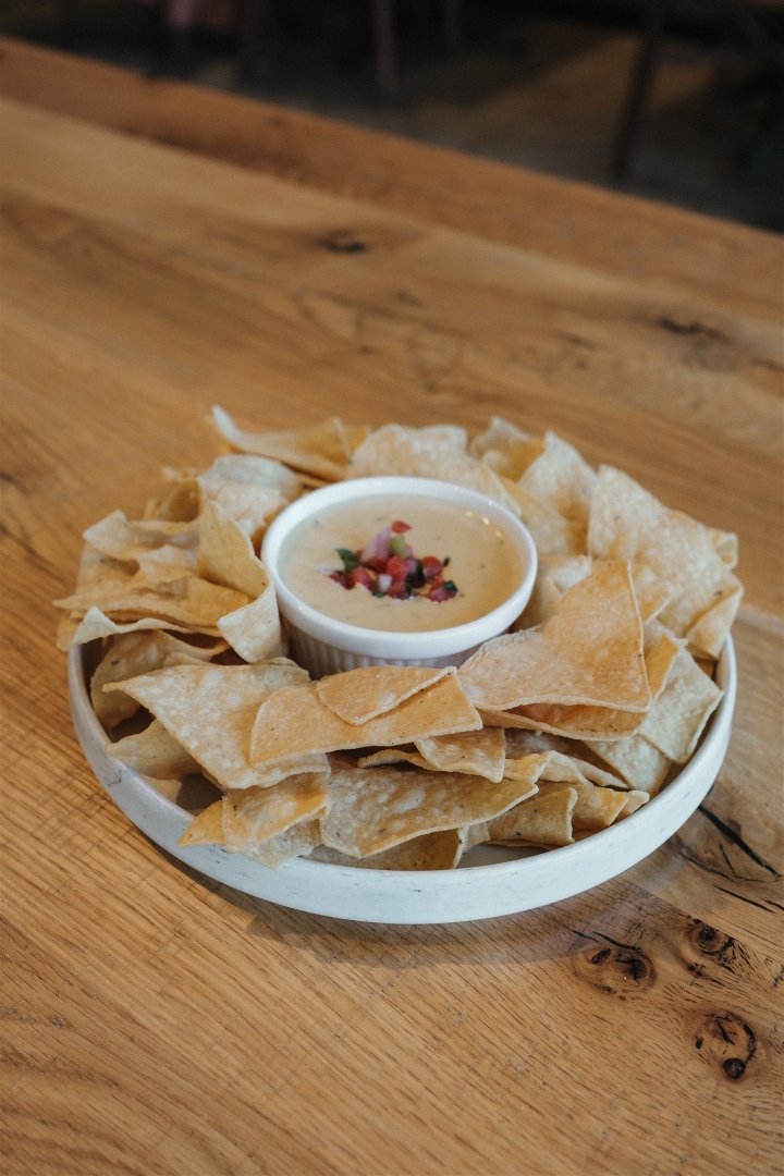 Chips & Queso