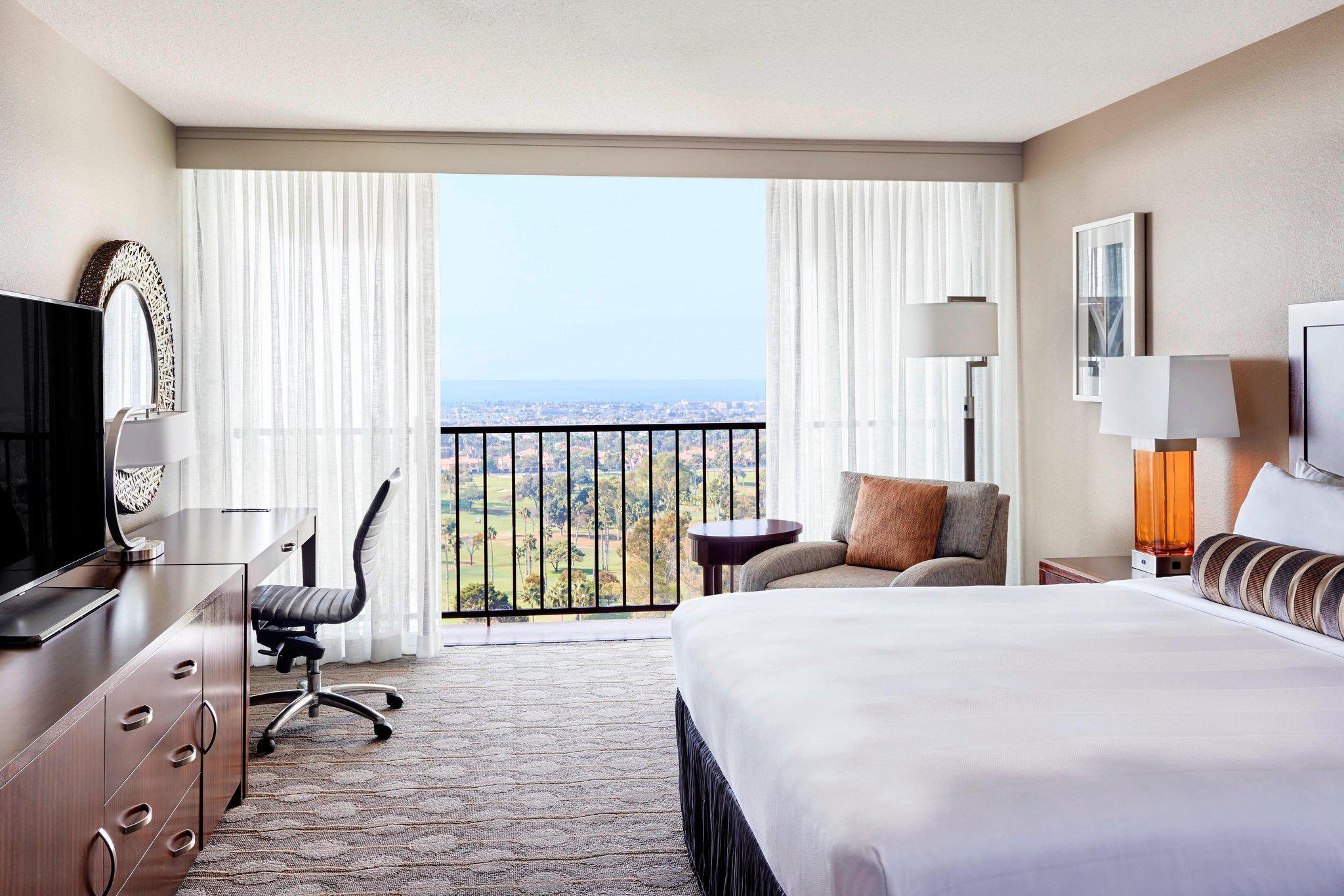 Newport Beach Marriott Hotel & Spa Photo