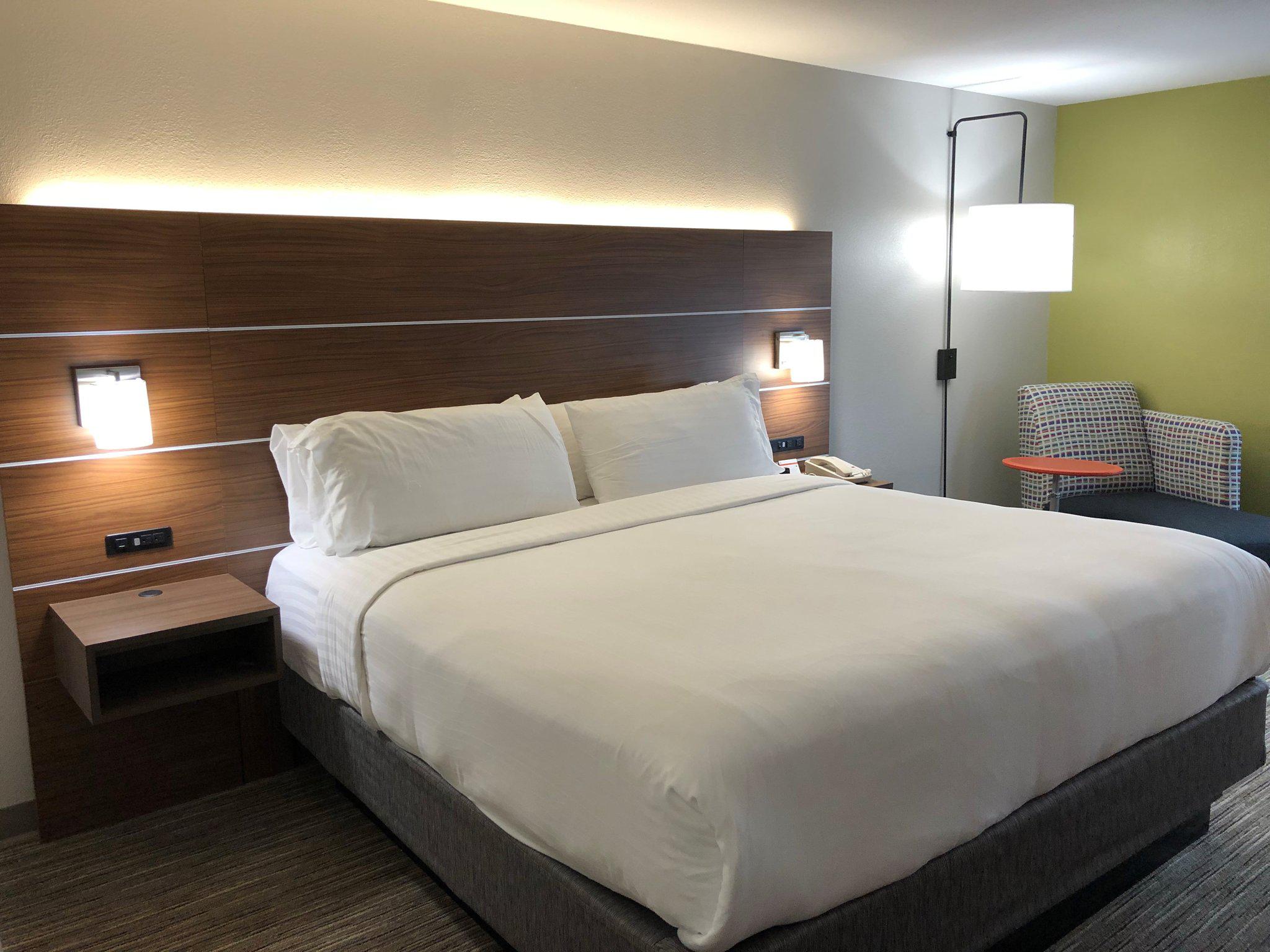 Holiday Inn Express Atlanta-Stone Mountain Photo