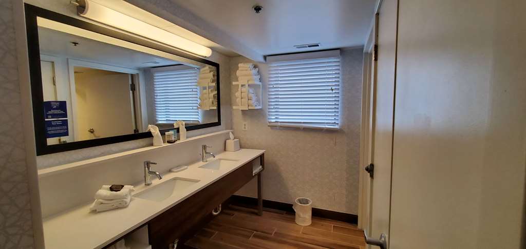 Hampton Inn Hillsville Image