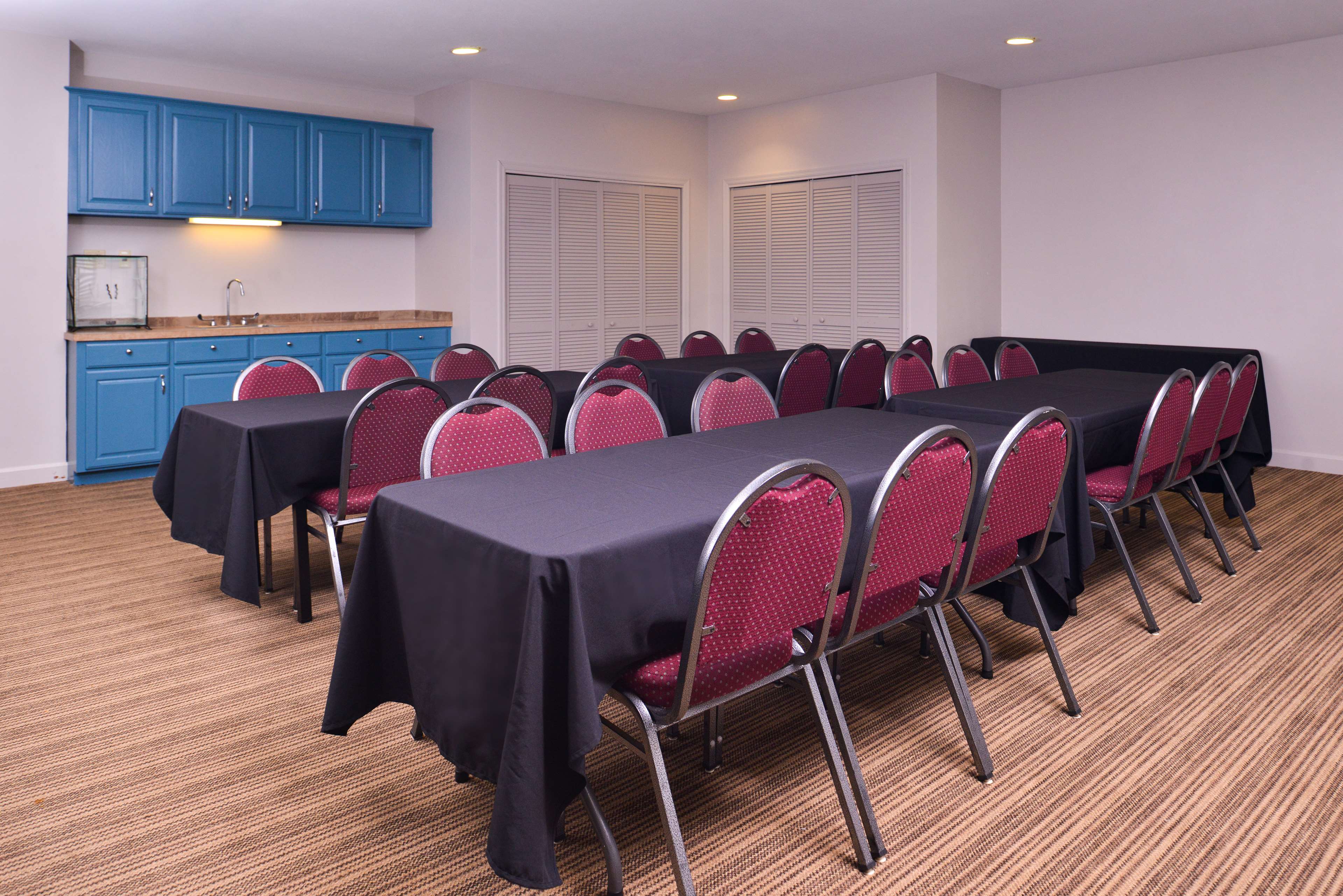 Country Inn & Suites by Radisson, Omaha Airport, IA Photo