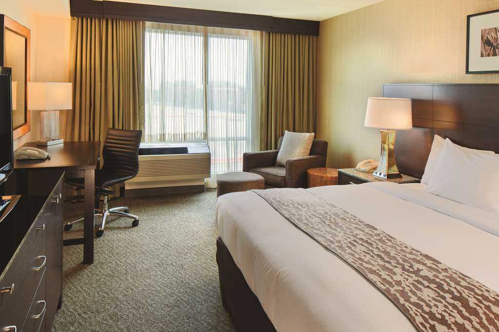 DoubleTree by Hilton Boston Bayside Image