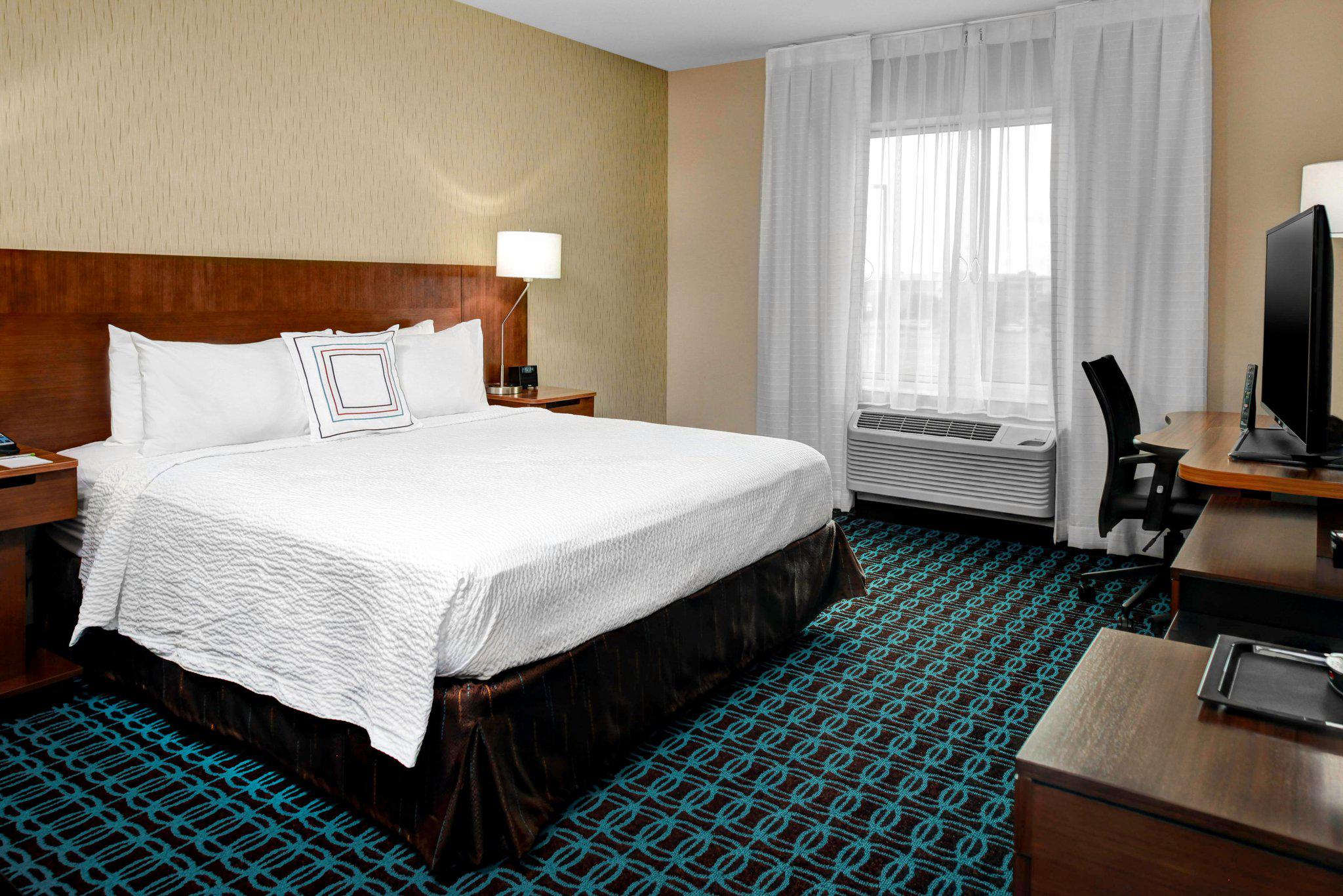 Fairfield Inn & Suites by Marriott Lansing at Eastwood Photo