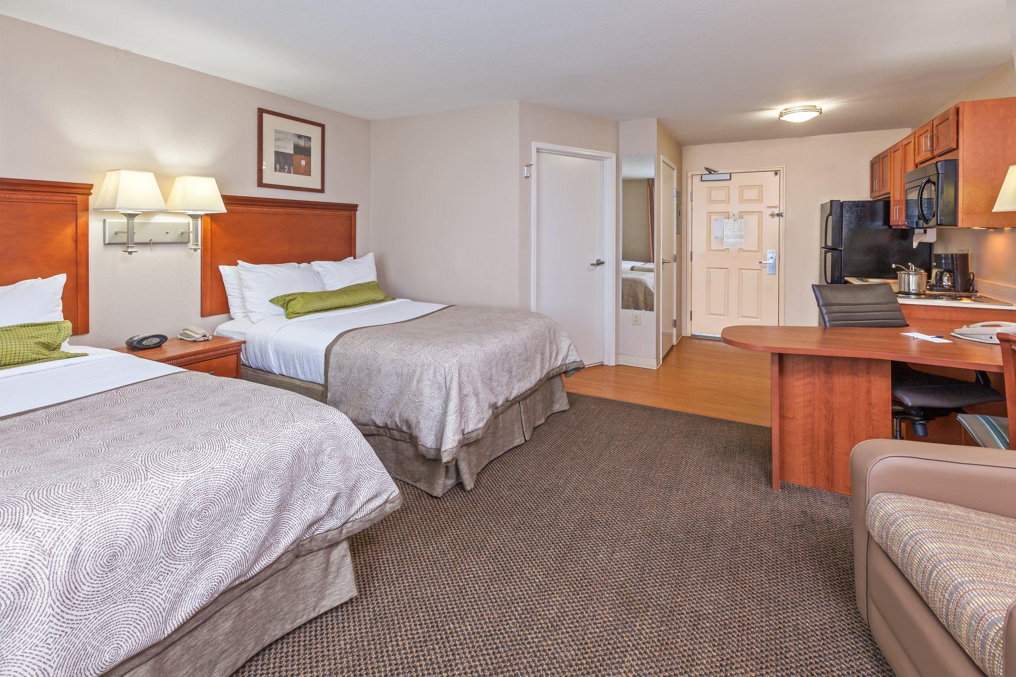 Candlewood Suites Owasso Photo