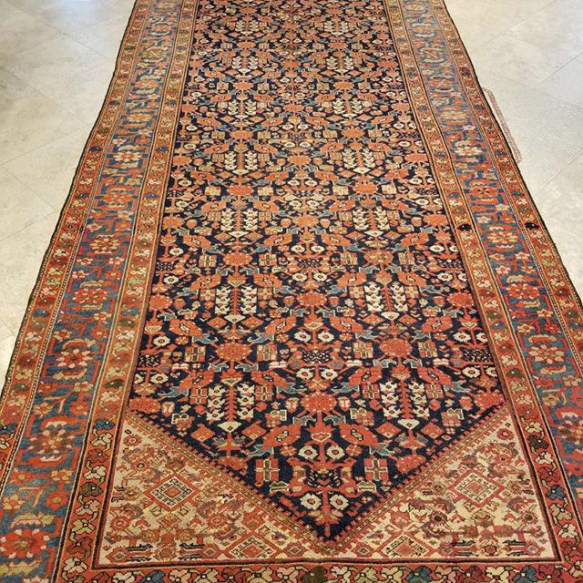 Azra Oriental Rugs, Inc. Photo