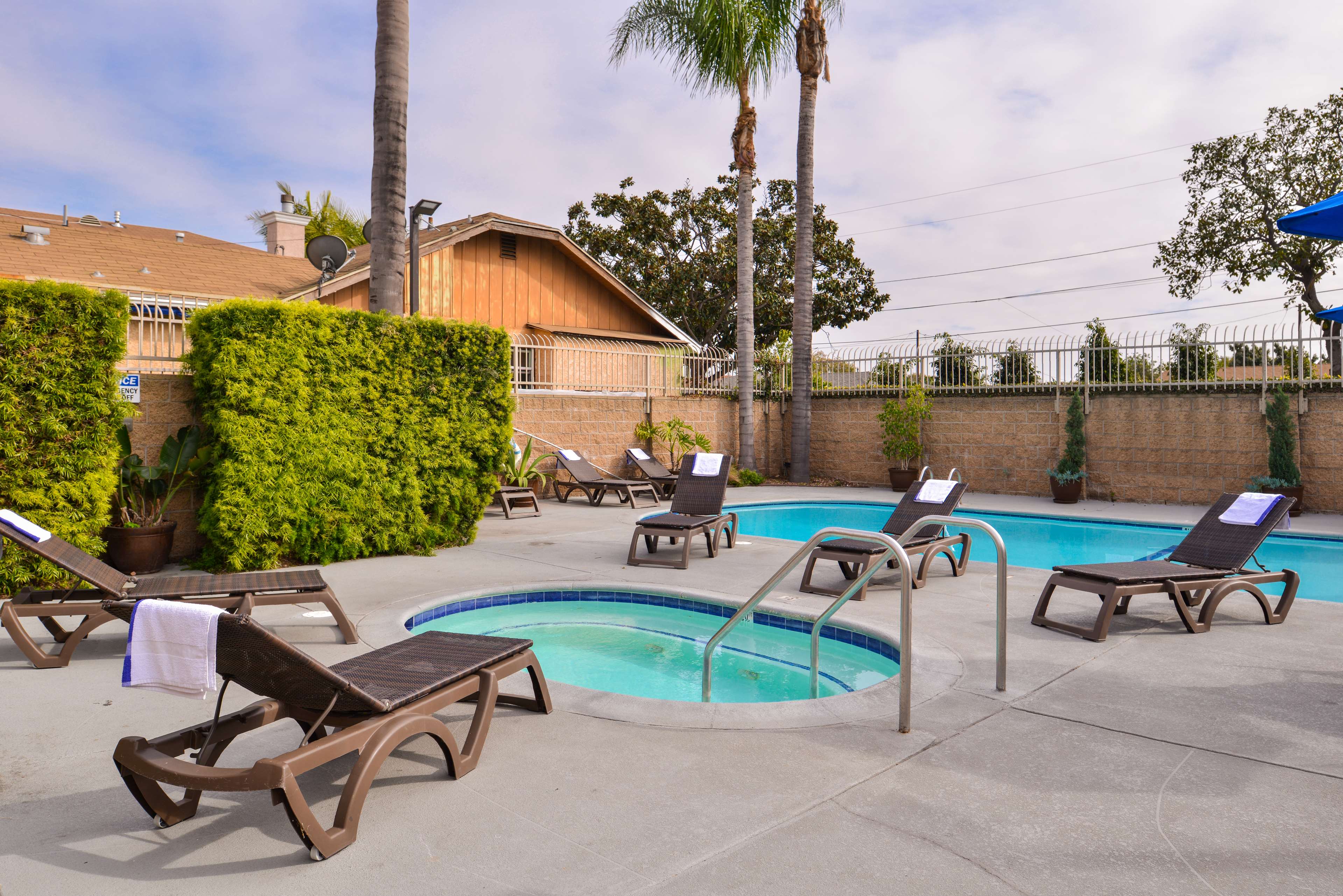 Best Western Airpark Hotel-Los Angeles LAX Airport Photo