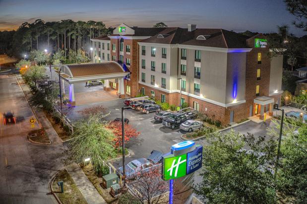 Images Holiday Inn Express & Suites Gulf Shores, an IHG Hotel