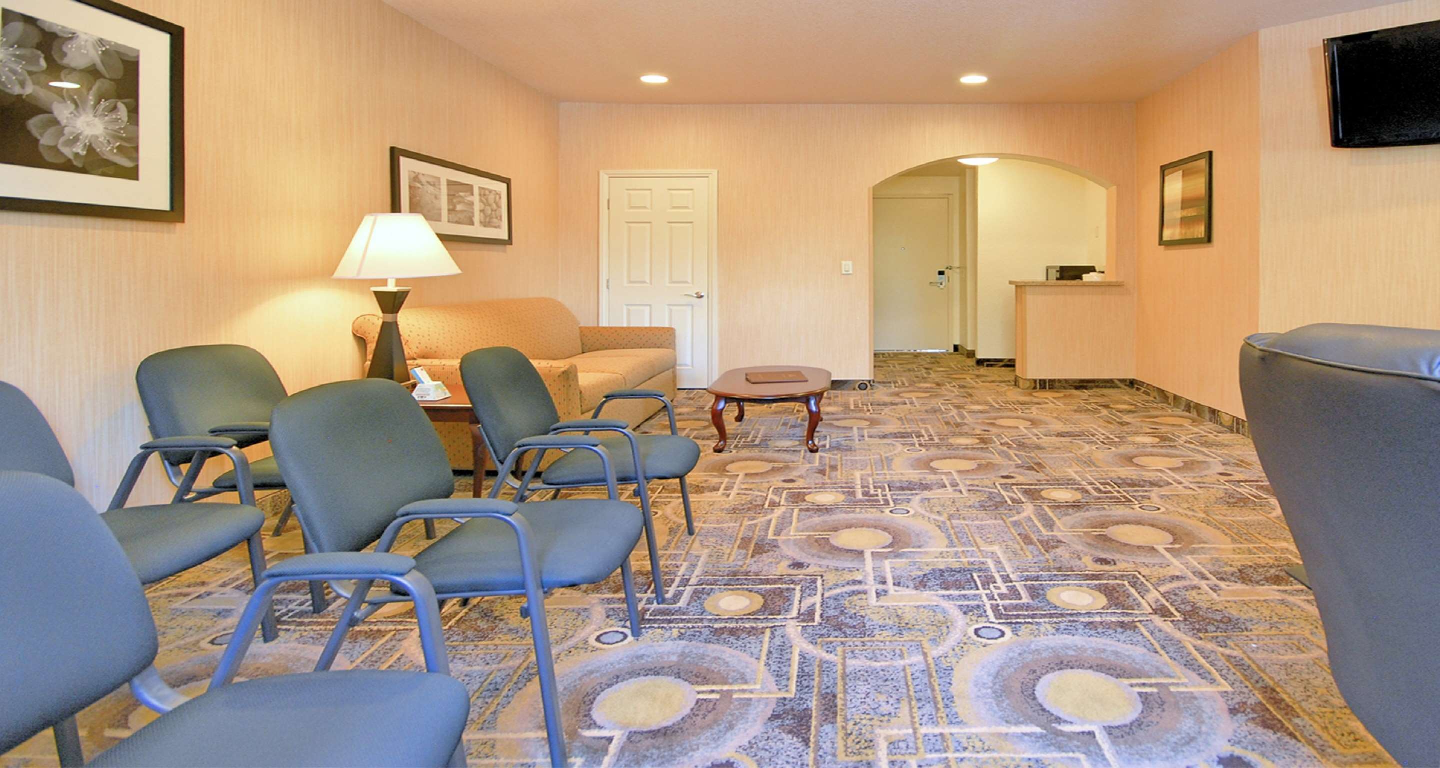 Best Western San Dimas Hotel & Suites Photo