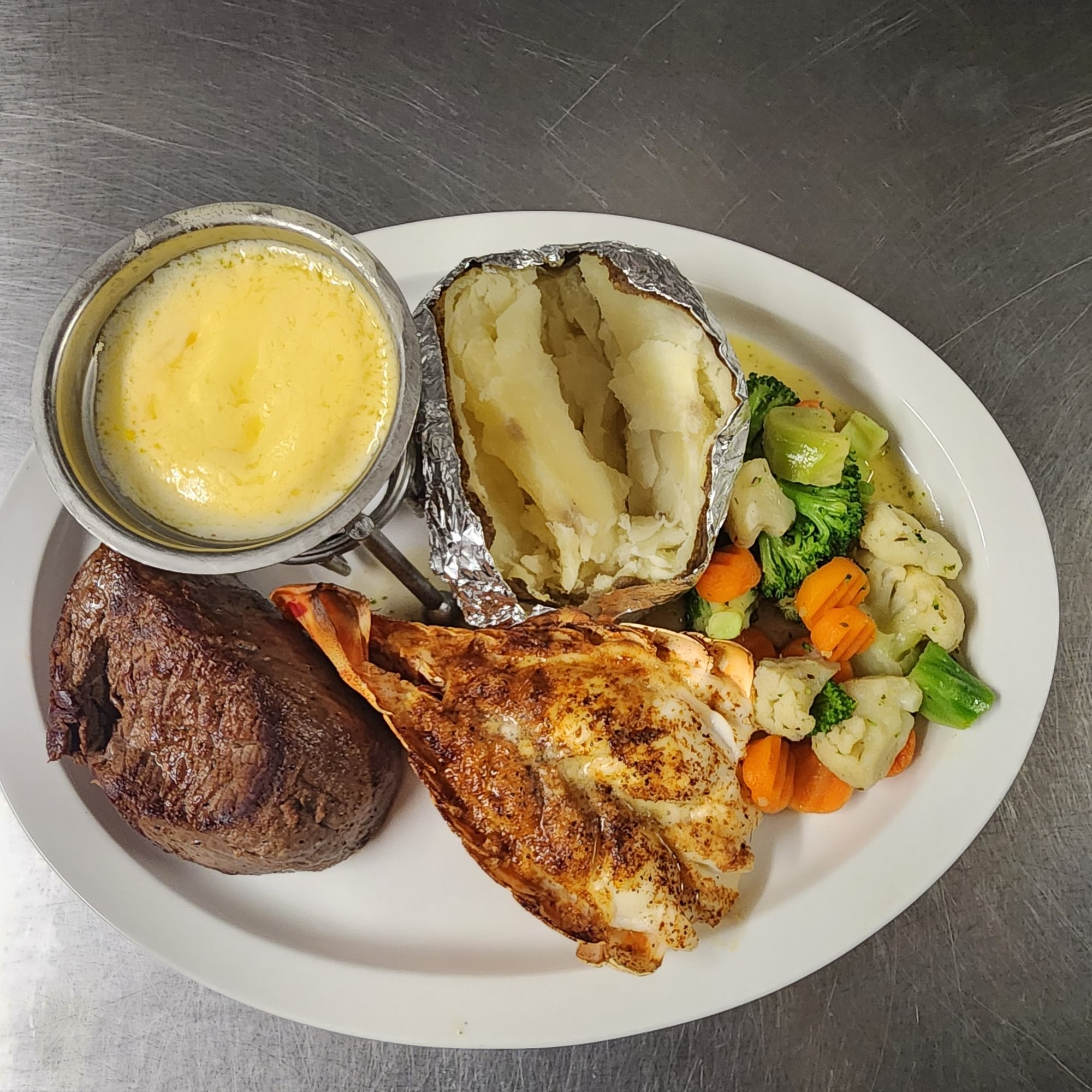 Filet Mignon (10 oz) & (6 oz) Lobster Tail