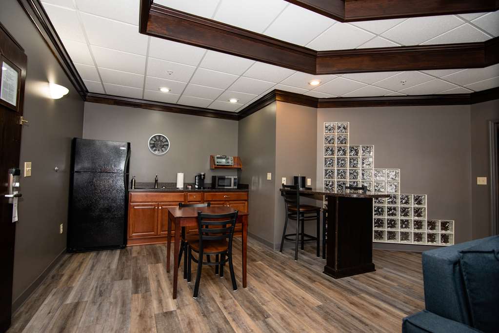 Best Western Plus Plattsburgh Image