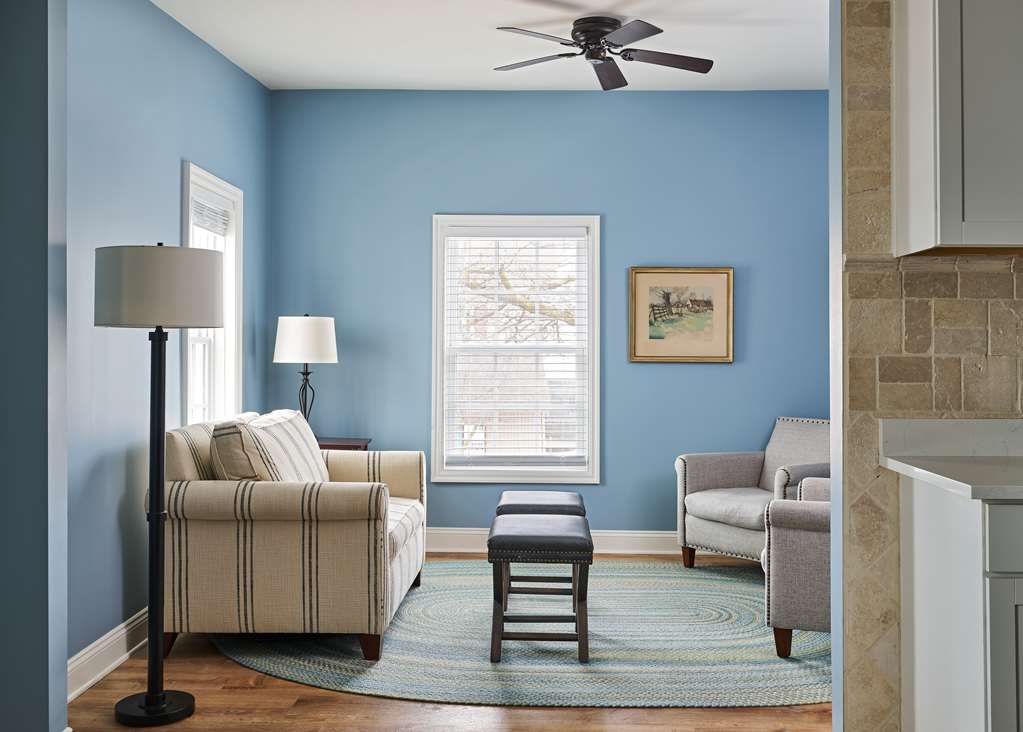 The Cadillac House Lexington, Tapestry Collection by Hilton Image