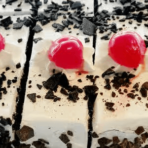Black Forest Cake (Eggless Pastry)