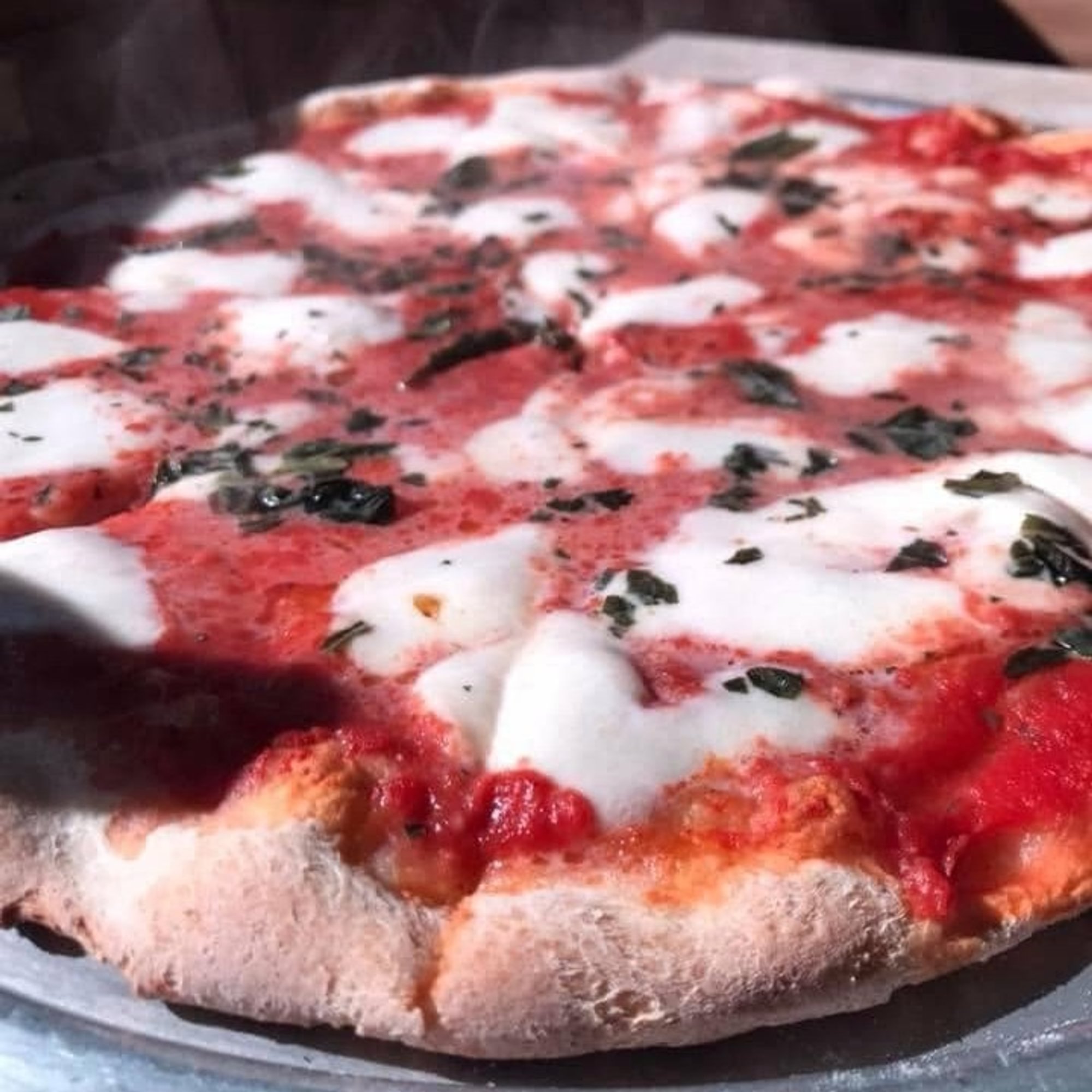 14" Medium Margherita Pizza