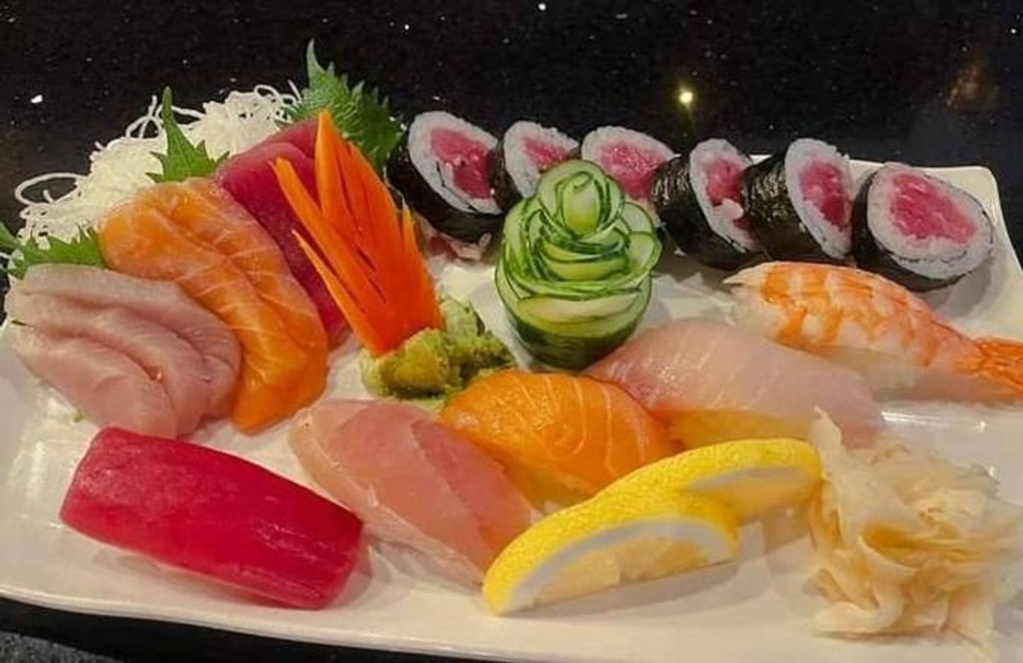 Sushi and Sashimi Combination * (B)