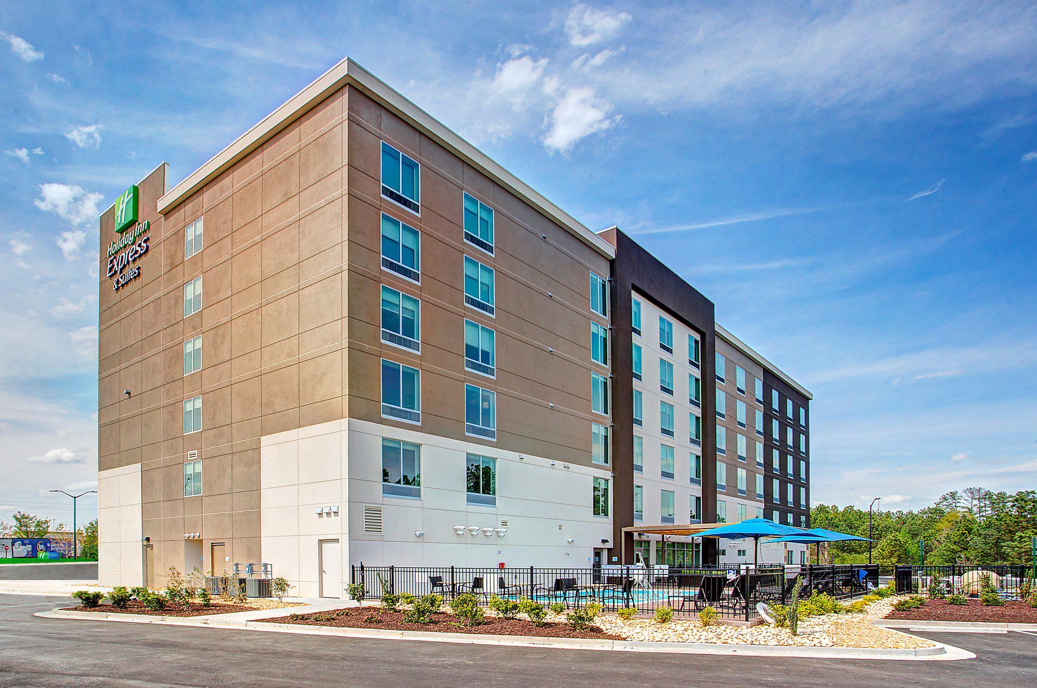 Holiday Inn Express & Suites Covington Photo