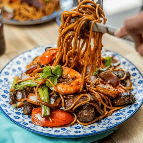 Tallarin Saltado Surf and Turf