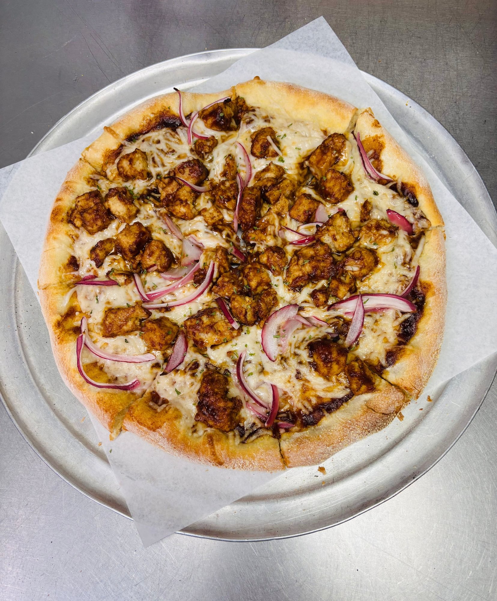 Fiction Chicken BBQ Vegan Pizza 🌱