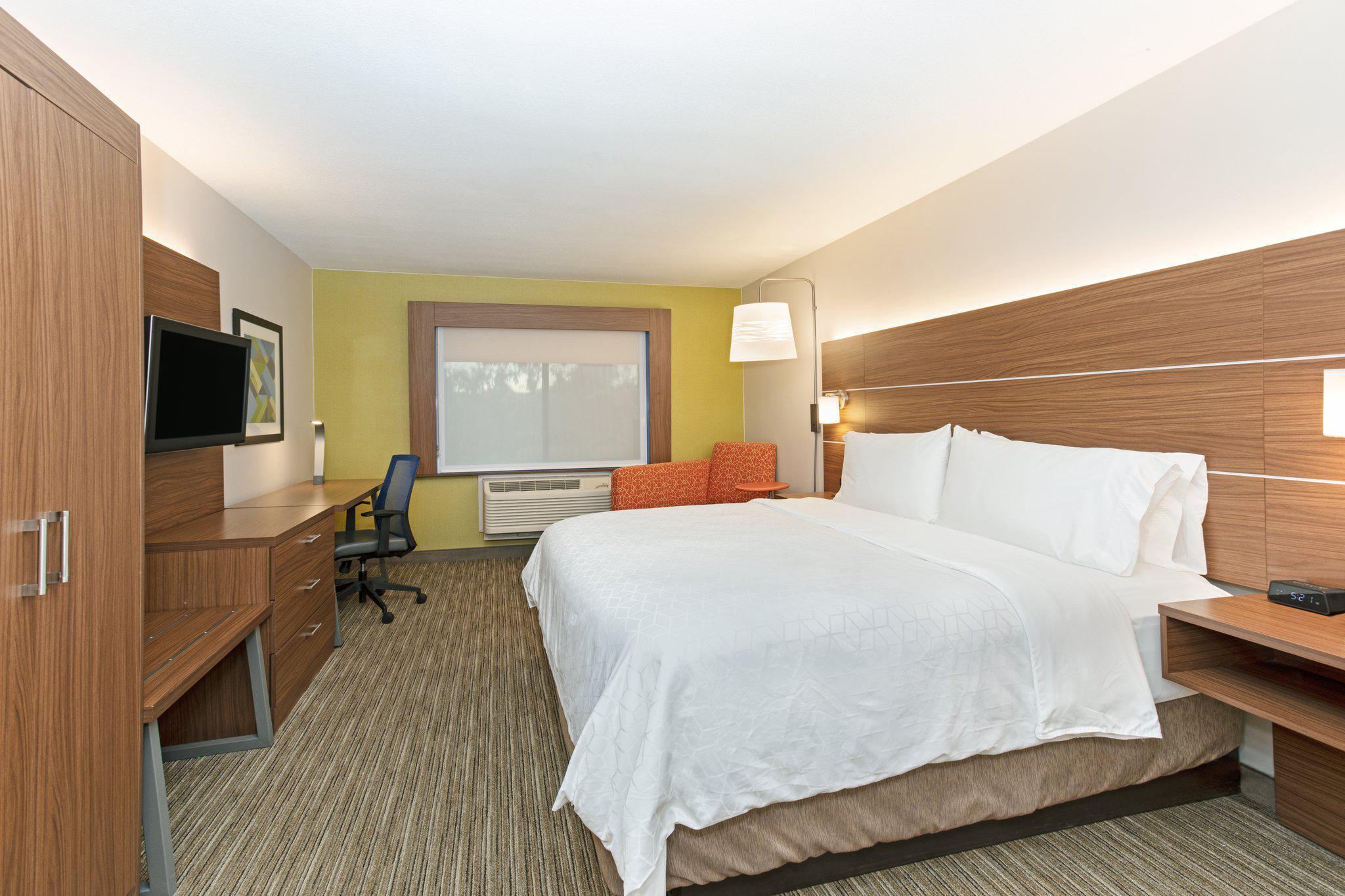 Holiday Inn Express & Suites Phoenix Tempe - University Photo