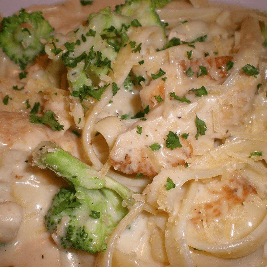 Alfredo or Vodka Sauce Pasta