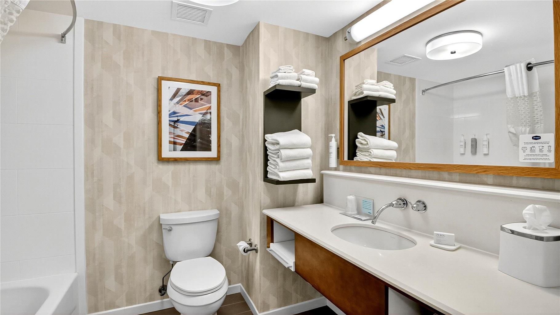 Hampton Inn & Suites Chippewa Falls Image