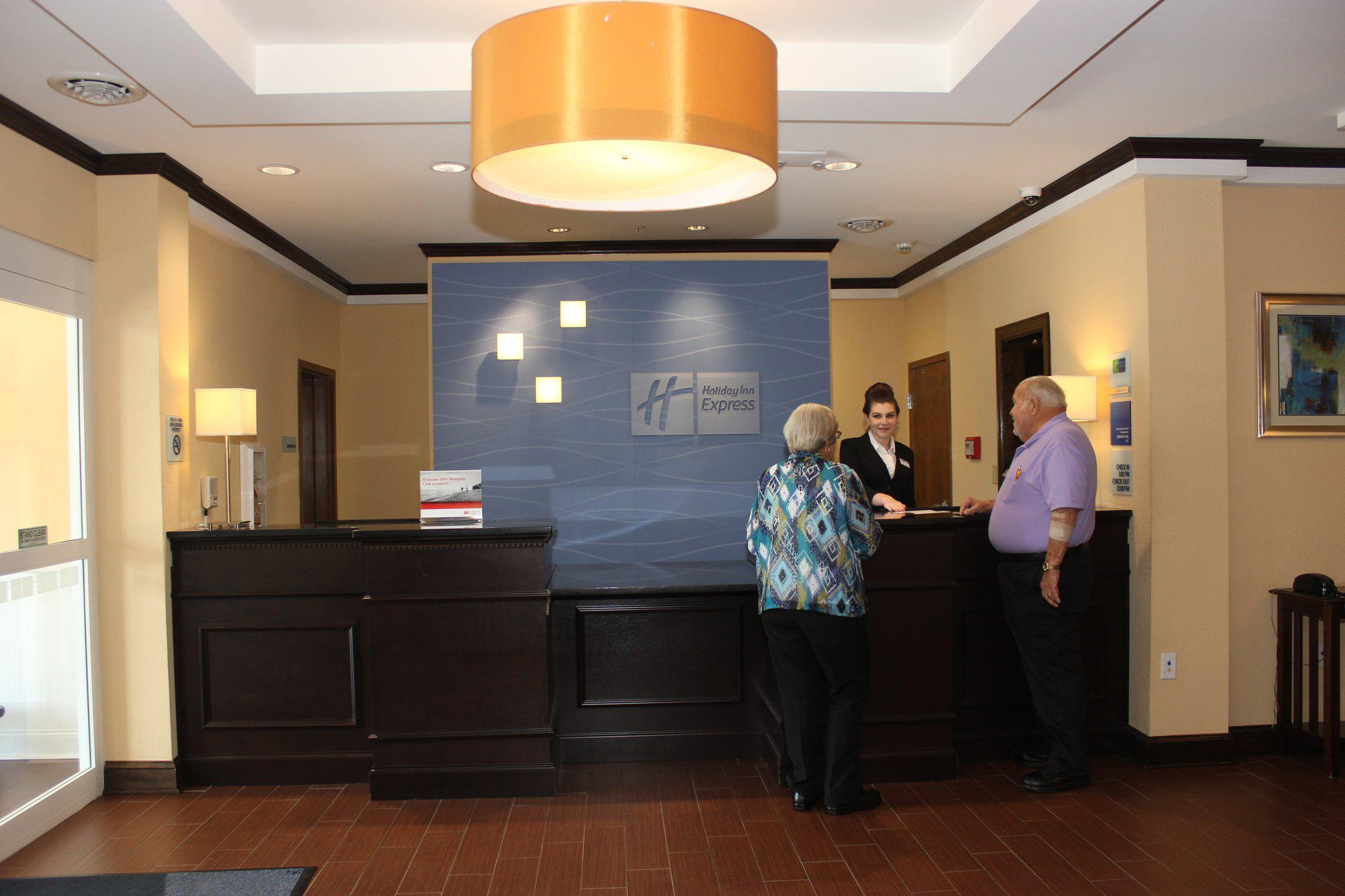 Holiday Inn Express & Suites Lebanon Photo