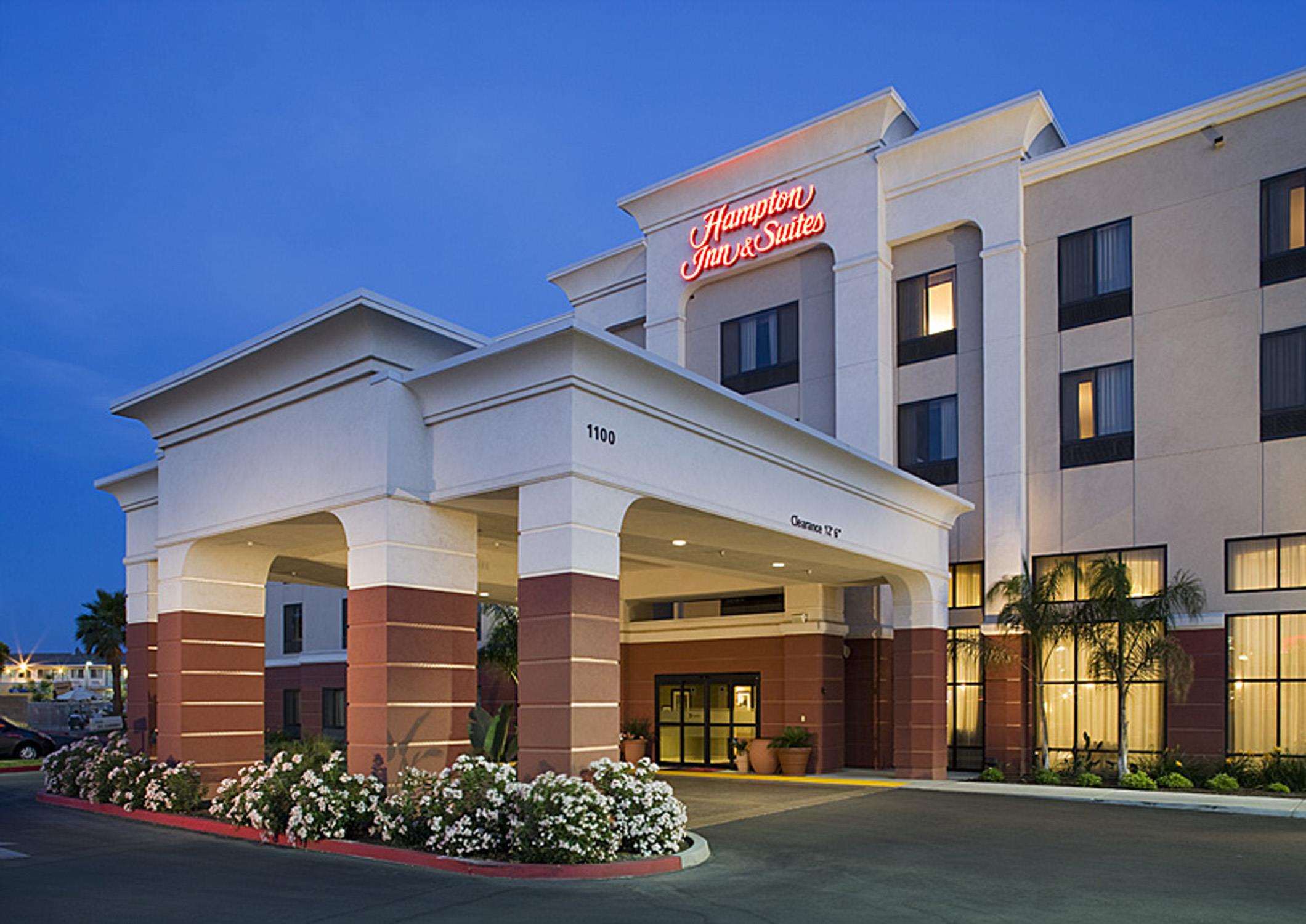 Hampton Inn & Suites Tulare Photo