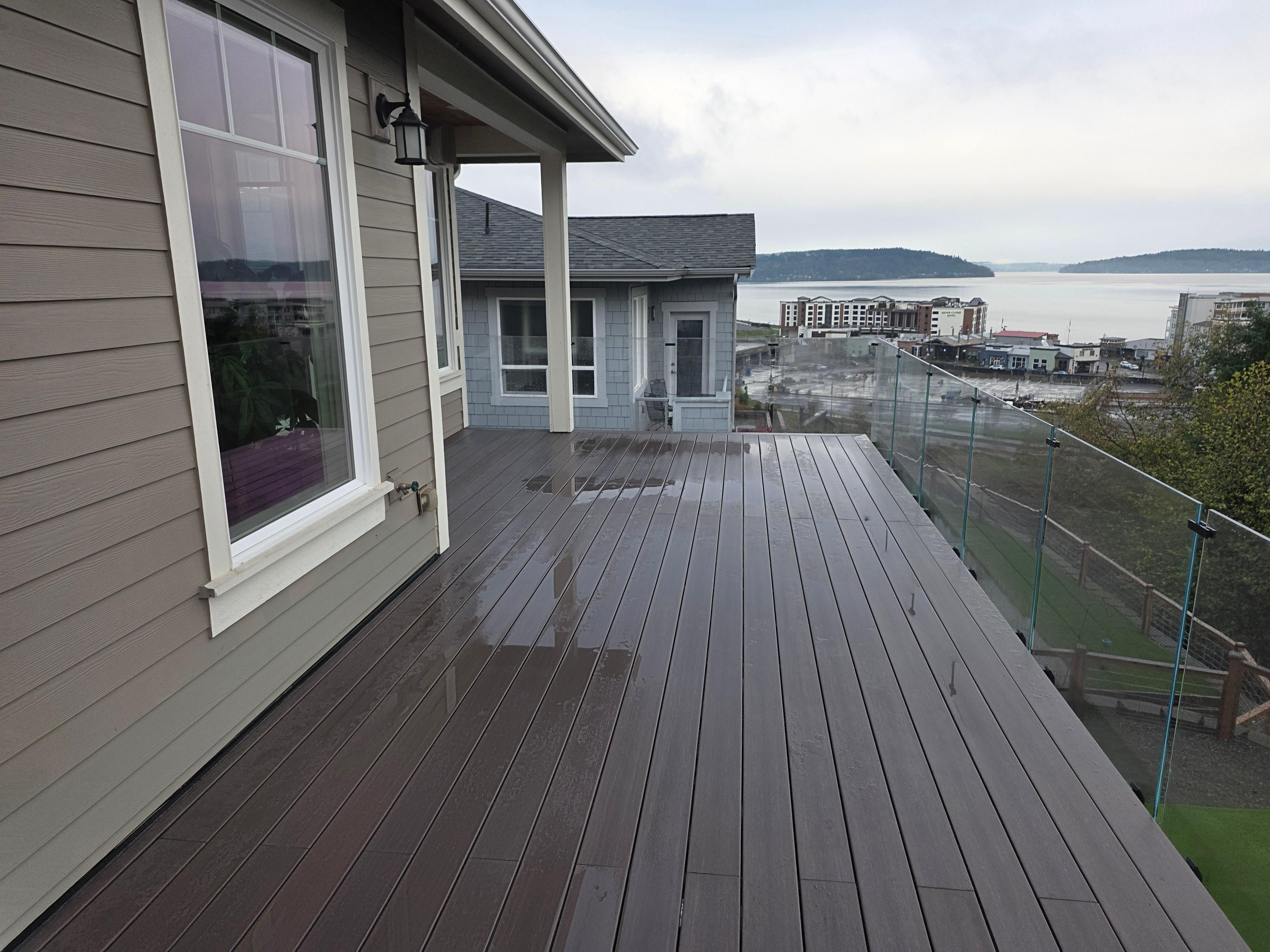 Harbor Deck and Fence Image
